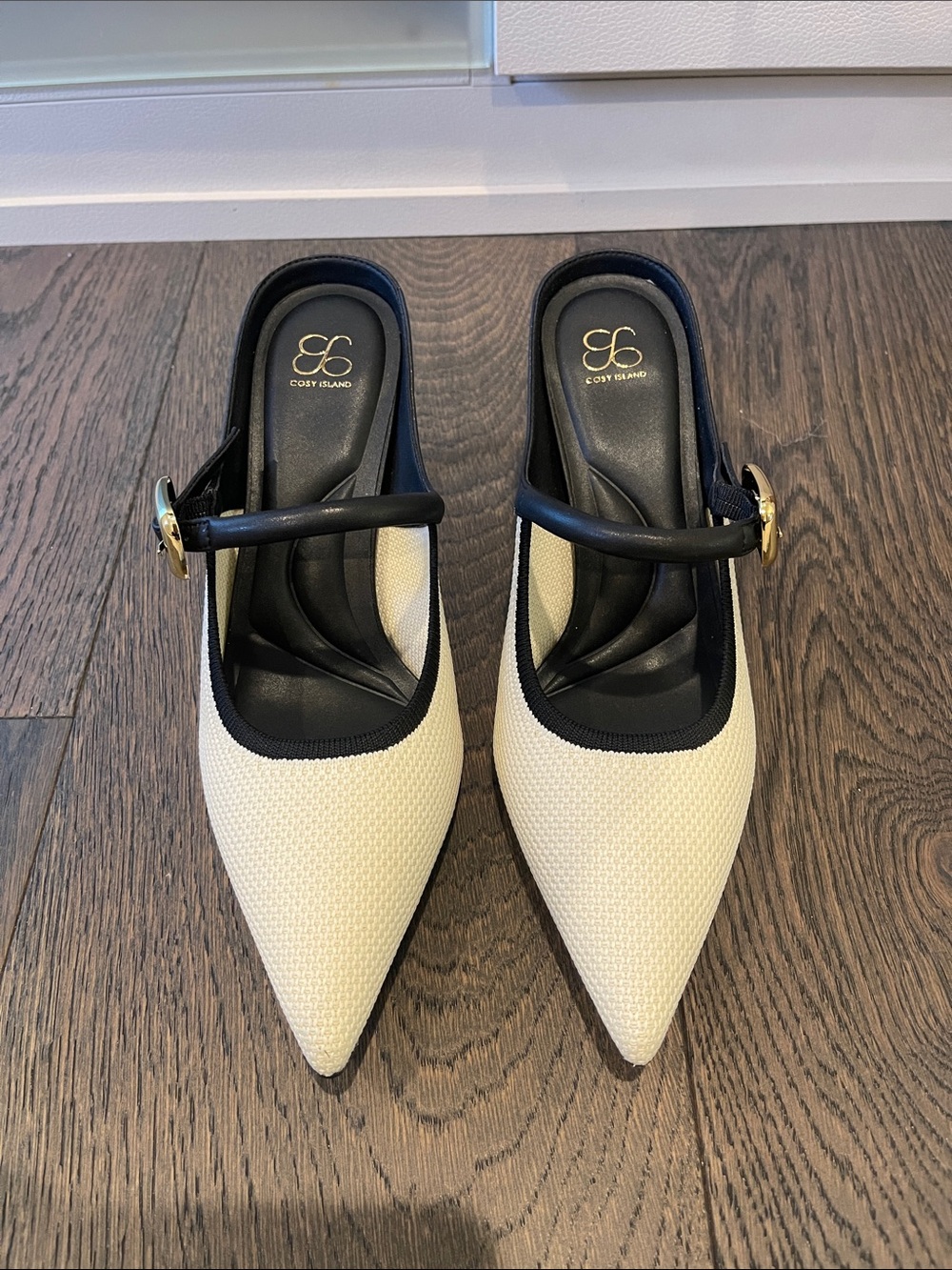 Cosy Island - Pointed Toe Heeled Mule